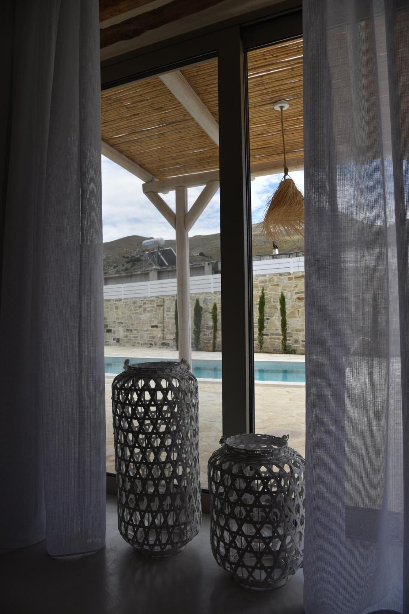 Laini Luxury Suites Pombia المظهر الخارجي الصورة